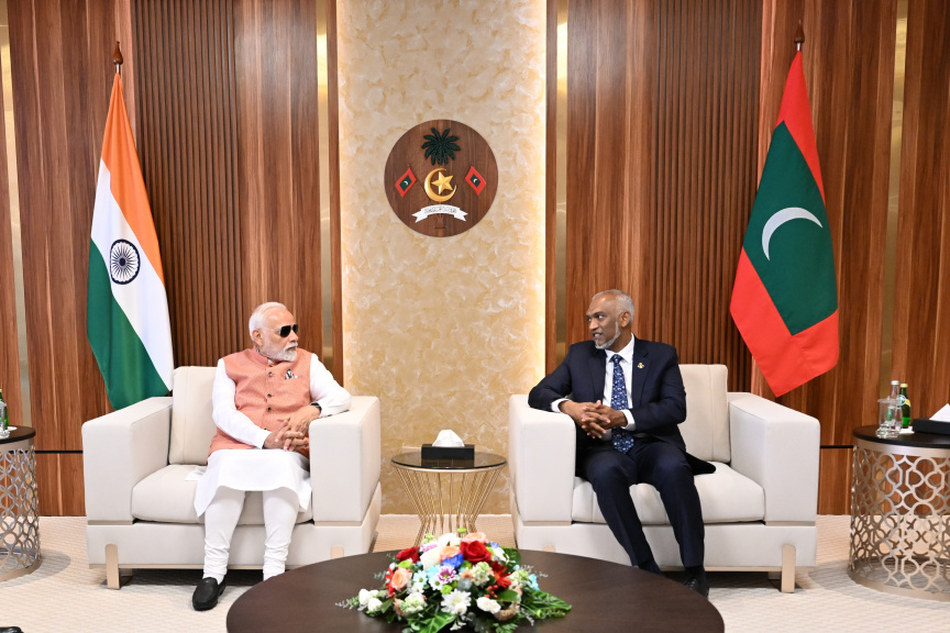 އިންޑިއާގެ ބޮޑުވަޒީރު ރާއްޖެ ވަޑައިގަތުމުން ރައީސް މުއިއްޒު މަރުހަބާ ވިދާޅުވަނީ: މި ދަތުރުފުޅުގެ ތެރެއިން ރާއްޖޭގެ މިނިވަން ދުވަހުގެ ހަރަކާތްތައް ޝަރަފުވެރިކޮށްދެއްވާނީ މޯދީ -- ފޮޓޯ/ ރައީސް އޮފީސް