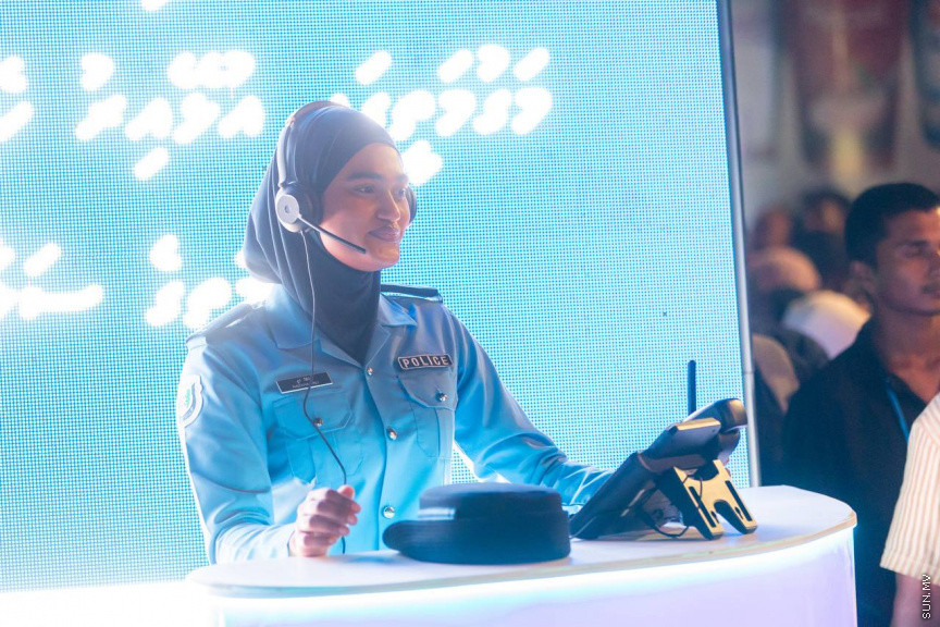 މިނިވަން ދުވަސް ފާހަގަކުރުމުގެ ގޮތުން މިރޭ ކުރިއަށް ގެންދާ ފުޅަނދުބުރު. ފުޅަނދުބުރުގައި ކުޑަކުދިން ގަޔާވާފަދަ ގިނަ ކާޓޫން ކެރެކްޓާތައް ފެނުނުއިރު، ގިނަ ބަޔަކު ވަނީ މި ފުޅަނދުބުރު ބެލުމަށް މަގުތަކަށް އެއްވެފައި.
ފޮޓޯ/ މޫސާ ނަދީމް