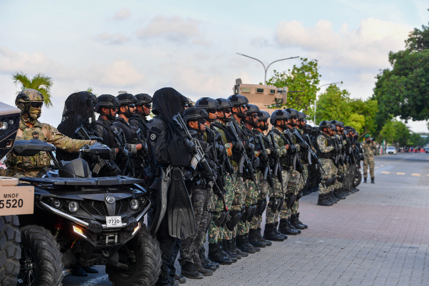 ސިފައިންގެ ގާބިލުކަމާއި ހަތިޔާރާއި އުޅަނދުތައް ދައްކުވައިދިނުން -- ފޮޓޯ/ މަޖިލިސް 