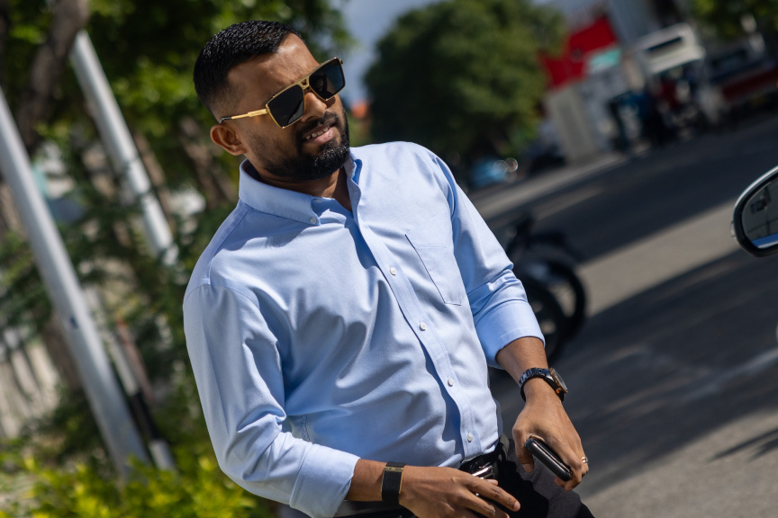 ހުކުމްކުރުމުގެ އަޑުއެހުމުގެ ކުރިން ޝައްމާން: އޭނާ ވަނީ ސަރުކާރަށް ބޮޑެތި ތުހުމަތުތަކެއް ކުރައްވާފައި -- ސަން ފޮޓޯ/ މުހައްމަދު ޝާތިއު އަބްދުﷲ