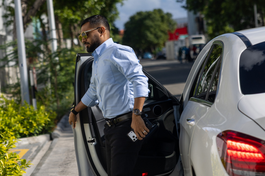ހުކުމްކުރުމުގެ އަޑުއެހުމުގެ ކުރިން ޝައްމާން: އޭނާ ވަނީ ސަރުކާރަށް ބޮޑެތި ތުހުމަތުތަކެއް ކުރައްވާފައި -- ސަން ފޮޓޯ/ މުހައްމަދު ޝާތިއު އަބްދުﷲ