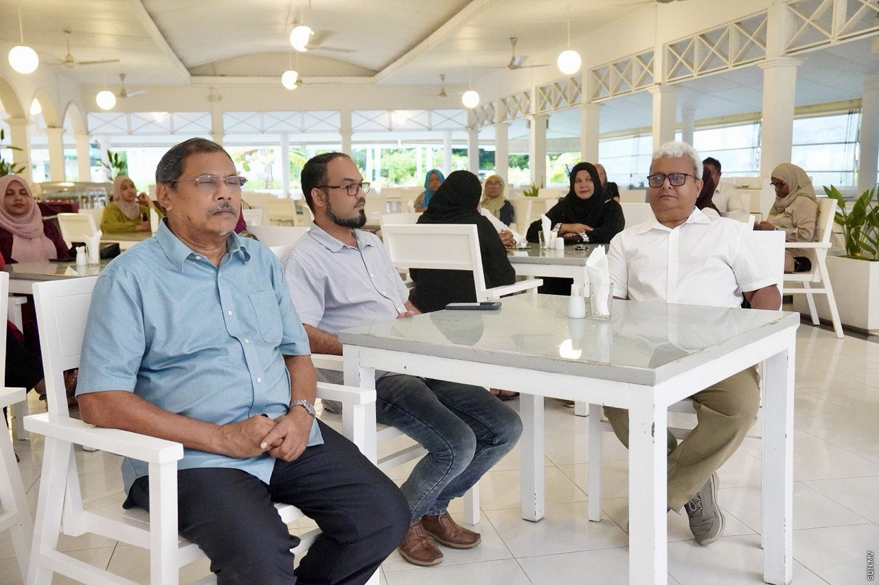 14 އޮކްޓޯބަރު 2026: އައްޑޫ ސިޓީގައި ސަން ސިޔާމް މީޑިއާގެ ބިއުރޯ އިފްތިތާހުކުރުމަށް ބޭއްވި ހަފްލާގެ ތެރެއިން -- ސަން ފޮޓޯ
